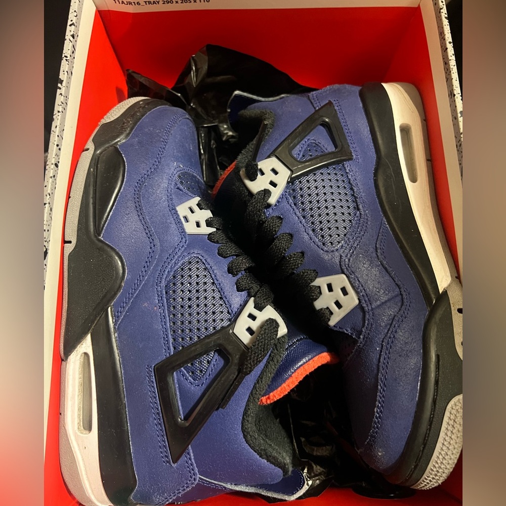 Air Jordan’s Gs Sz 4